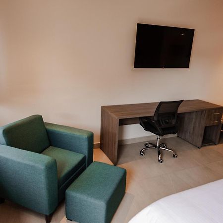 Hotel Centria Монтеррей Экстерьер фото