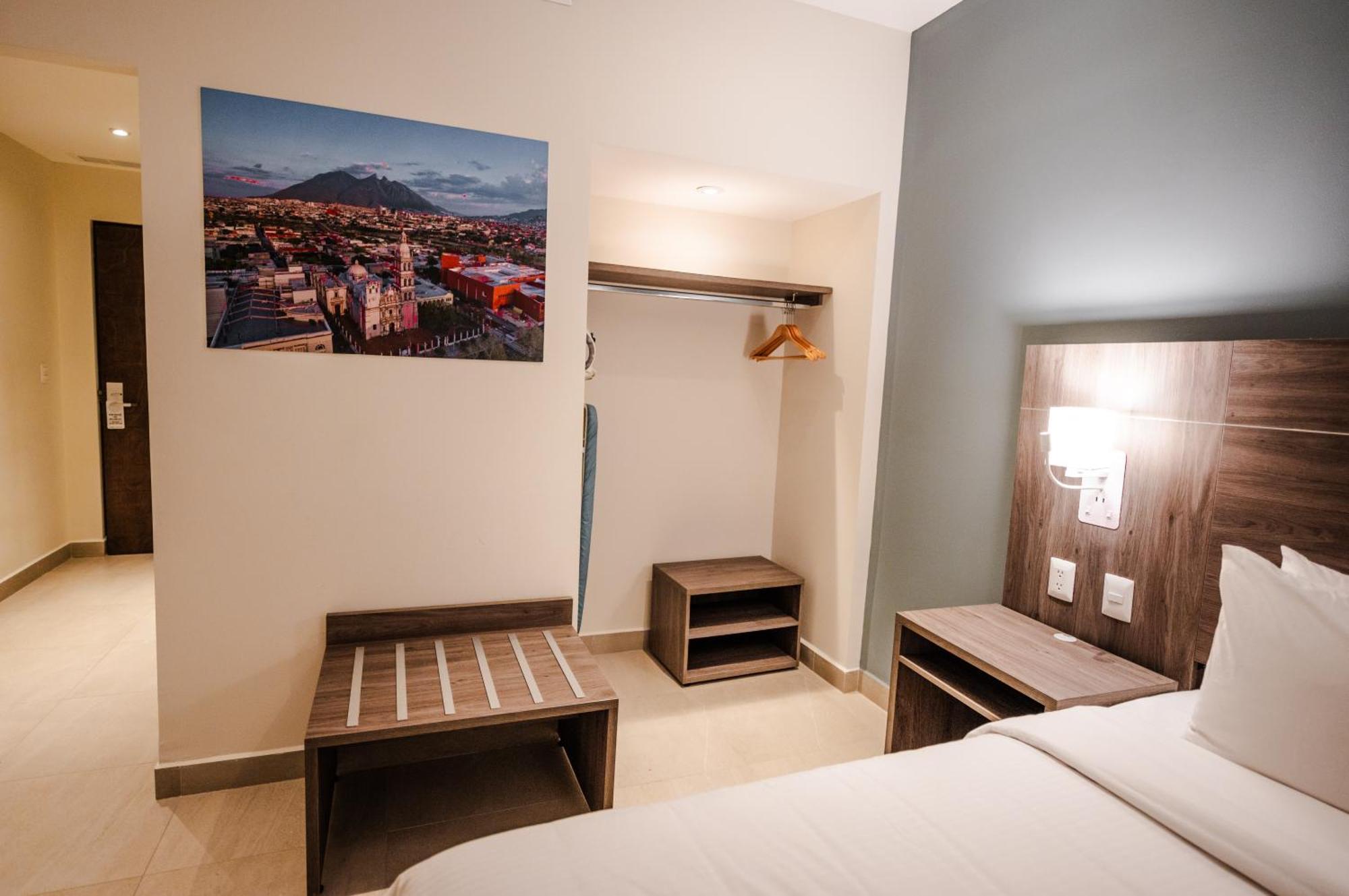 Hotel Centria Монтеррей Экстерьер фото