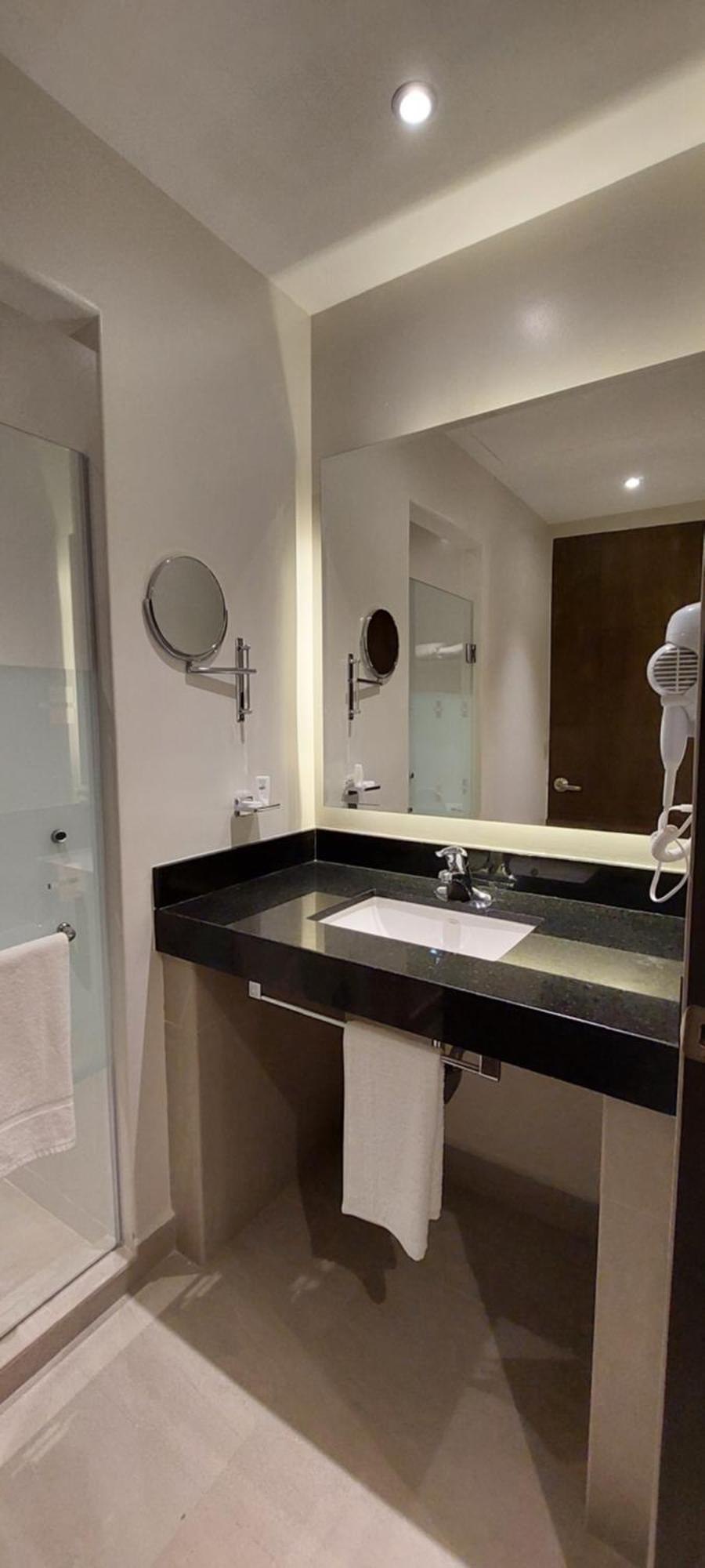 Hotel Centria Монтеррей Экстерьер фото